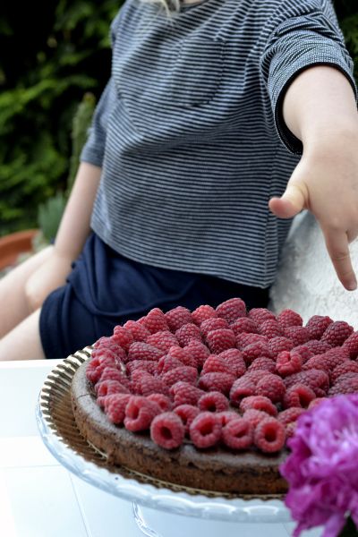 Brownie z malinami na podwieczorek z przyjaciółmi (50189)