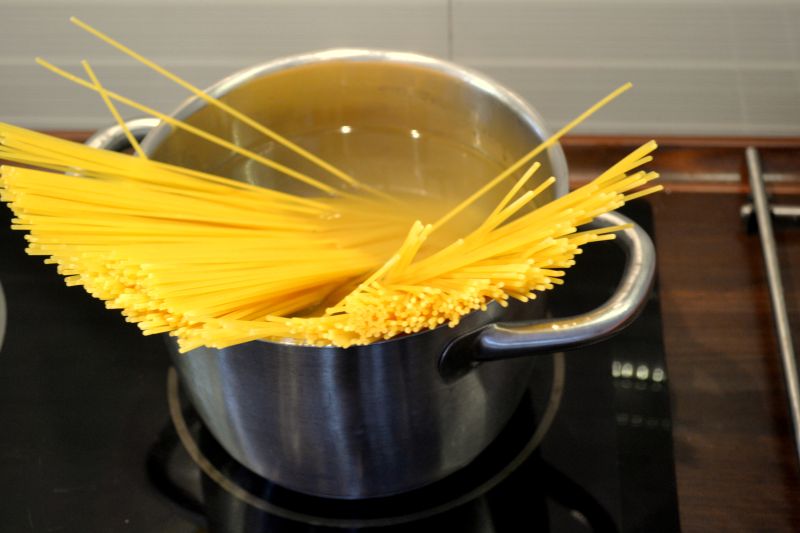 makaron spaghetti makaron spaghetti