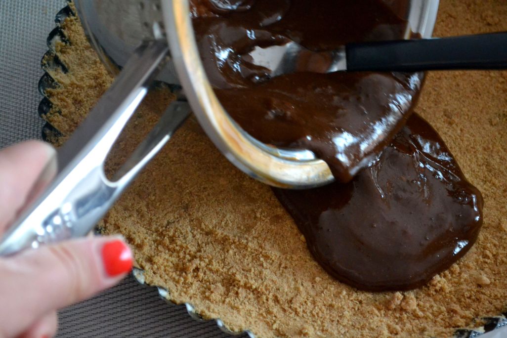 tarta z czekoladą i bananami