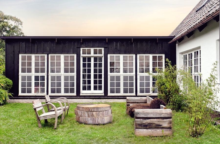 Scandinavian-villa-Ingrid-Marie-ogrodowe meble