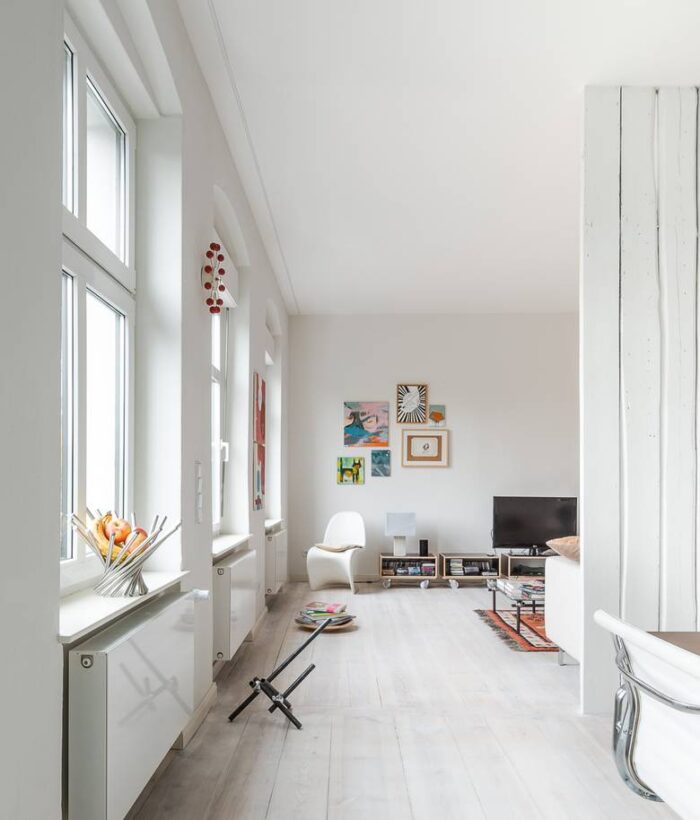 loft biała skandynawska aranżacja