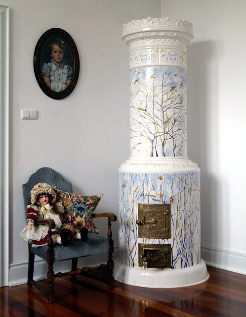 piec biały,piec biały, ceramiczny piec,stylowy pionowy piec,pionowy kominek,wysoki kominek,skandynawski kominek