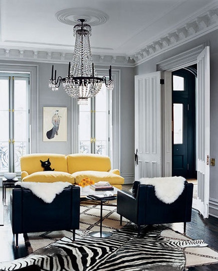 podwójny dywan w klasycznym salonie podwójny dywan w klasycznym salonie