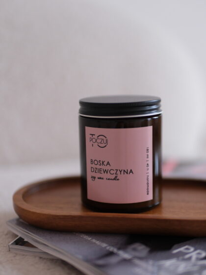 Boska dziewczyna – Ręcznie Robiona Świeczka Sojowa